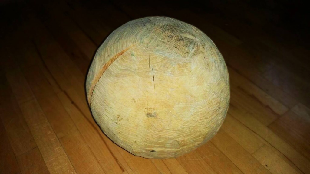 Holzkugel